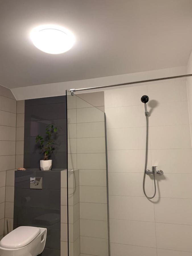 48C Domki Letniskowe I Apartament โปเบียโรโว ภายนอก รูปภาพ