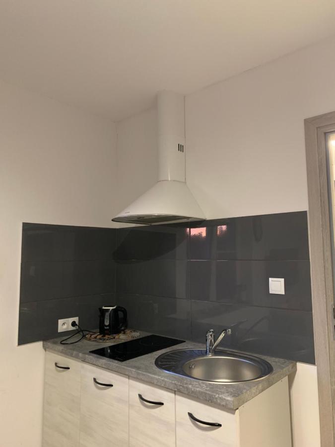 48C Domki Letniskowe I Apartament โปเบียโรโว ภายนอก รูปภาพ