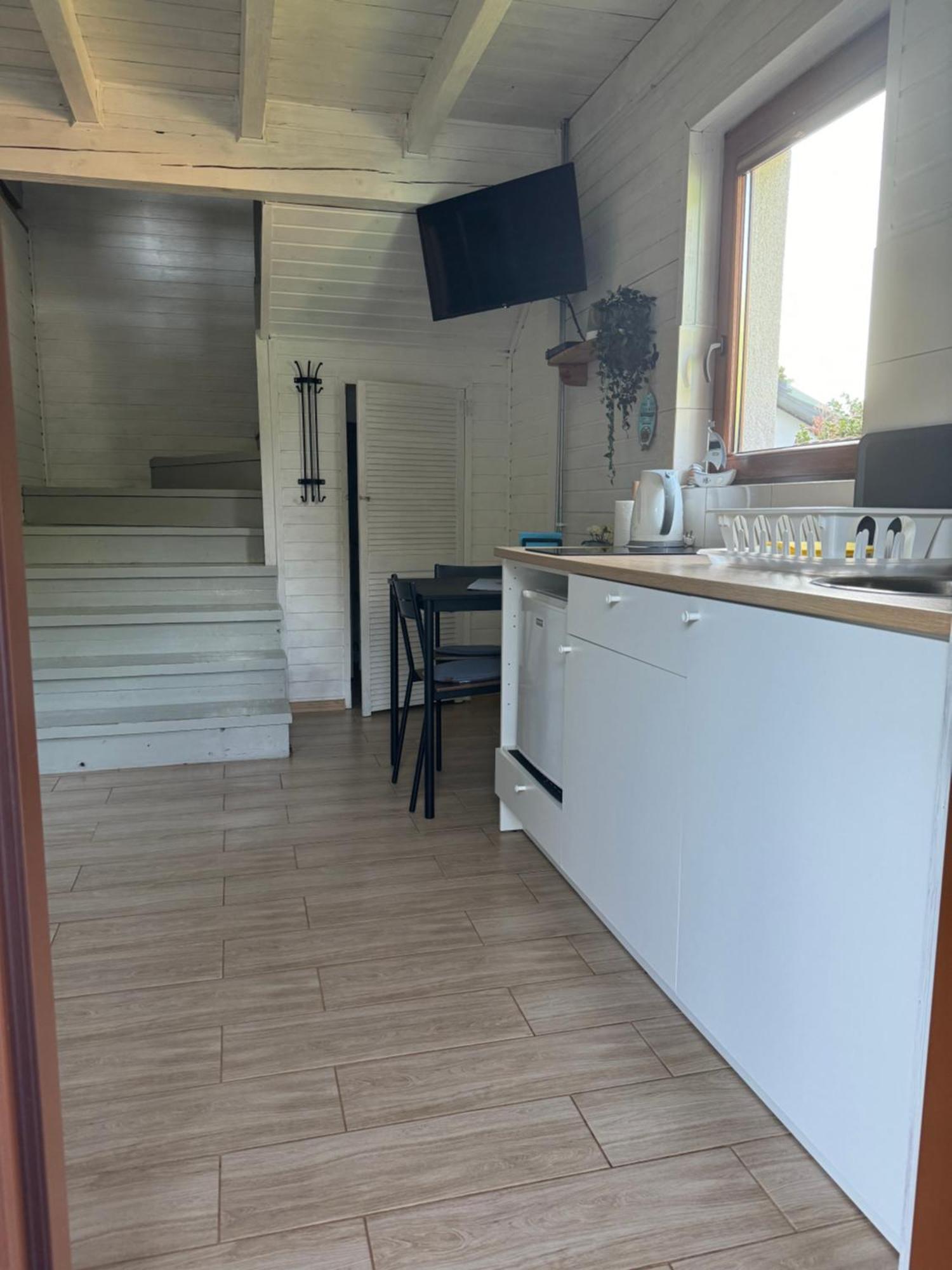 48C Domki Letniskowe I Apartament โปเบียโรโว ภายนอก รูปภาพ